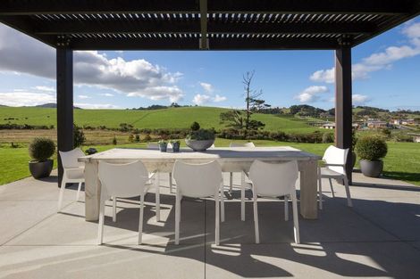 Photo of property in 10 Olsen Place, Kinloch, 3385