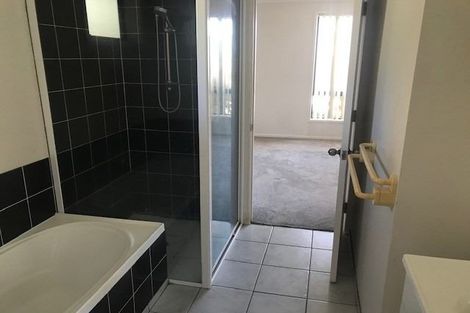 Photo of property in 96 Kamara Road, Glen Eden, Auckland, 0602