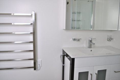 Photo of property in 8 Kopiko Way, Brooklyn, Wellington, 6021