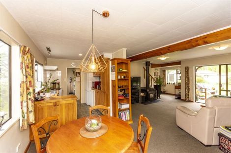 Photo of property in 19 Mckenzie Place, Waikuku Beach, 7402