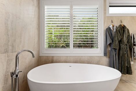 Photo of property in 31 Brick Bay Drive, Sandspit, Warkworth, 0982