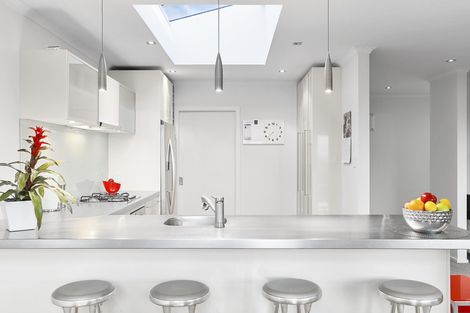 Photo of property in 39 Tawini Road, Titirangi, Auckland, 0604