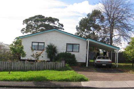 Photo of property in 1 Taipari Road, Te Atatu Peninsula, Auckland, 0610