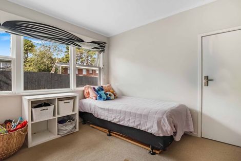 Photo of property in 10 Awaroa Road, Sunnyvale, Auckland, 0612