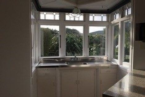 Photo of property in 27 Horotutu Road, Greenlane, Auckland, 1061