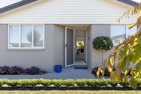 Photo of property in Waterview Estate, 60/4 Greystone Place, Omokoroa, 3114