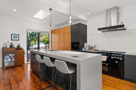 Photo of property in 16 Tawa Street, Edgecumbe, 3120