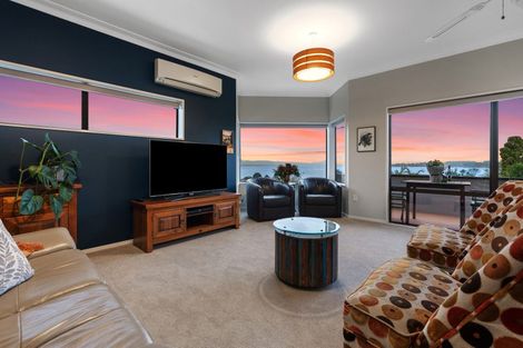 Photo of property in 1 Ruamoana Place, Omokoroa, 3114