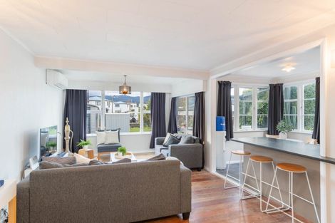 Photo of property in 17 Ngata Grove, Trentham, Upper Hutt, 5018