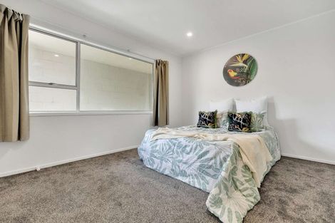 Photo of property in 2/42 Sheridan Drive, New Lynn, Auckland, 0600