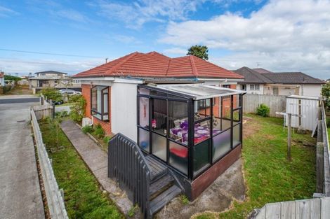 Photo of property in 24 Seddon Avenue, Papatoetoe, Auckland, 2104