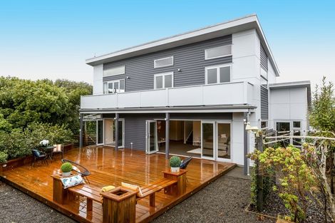 Photo of property in 7 Willow Place, Whalers Gate, New Plymouth, 4310