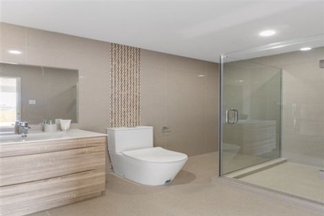 Photo of property in 18a Orams Road, Hillpark, Auckland, 2102