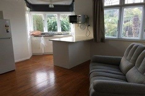 Photo of property in 27 Horotutu Road, Greenlane, Auckland, 1061