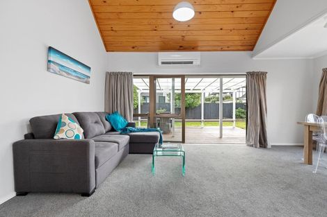 Photo of property in 12 Houhere Place, Pukete, Hamilton, 3200