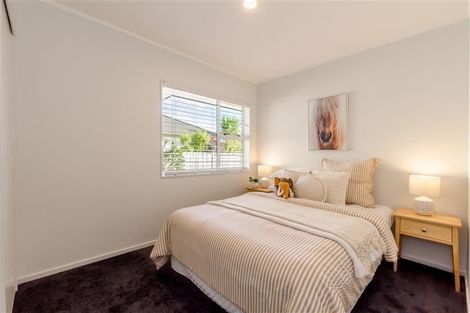 Photo of property in 1b Hemi Street, Waikanae, 5036