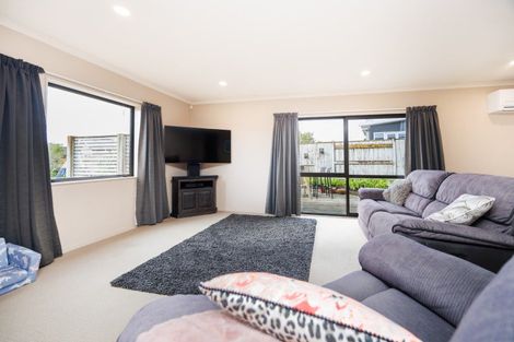 Photo of property in 23 Woodgate Court, Fitzherbert, Palmerston North, 4410