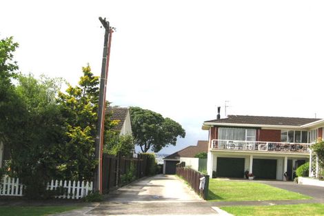 Photo of property in 15 Heath Avenue, Northcote, Auckland, 0627