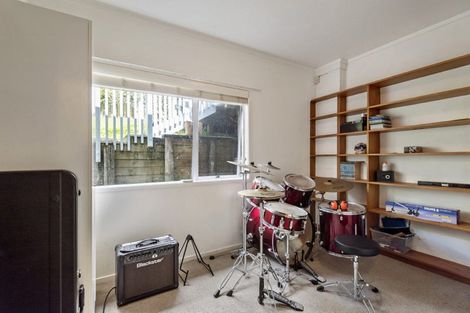 Photo of property in 25 Coromandel Crescent, Mairangi Bay, Auckland, 0630