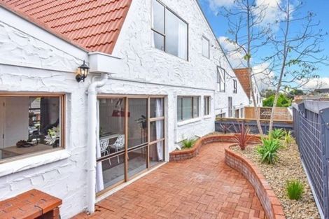 Photo of property in 2/8 Wood Street, Papakura, 2110