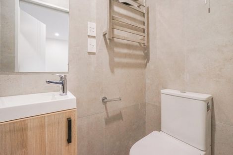 Photo of property in 2/14 Ayr Road, Pakuranga, Auckland, 2010