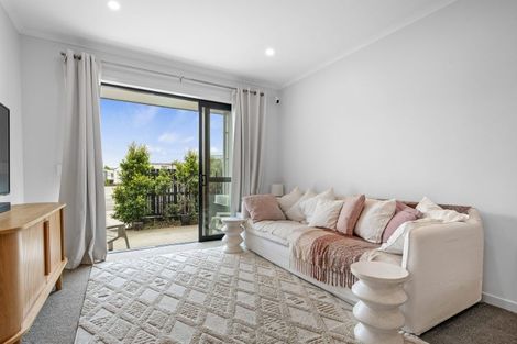 Photo of property in 6/3 Genevieve Lane, Hobsonville, Auckland, 0616