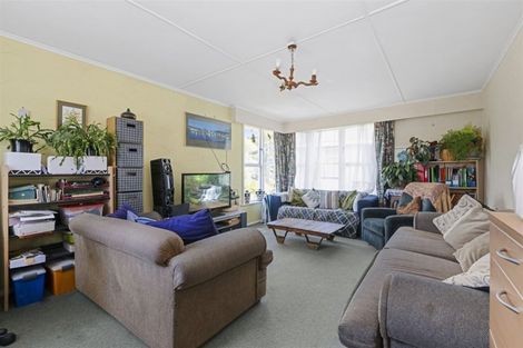 Photo of property in 18 Cornwall Crescent, Cannons Creek, Porirua, 5024