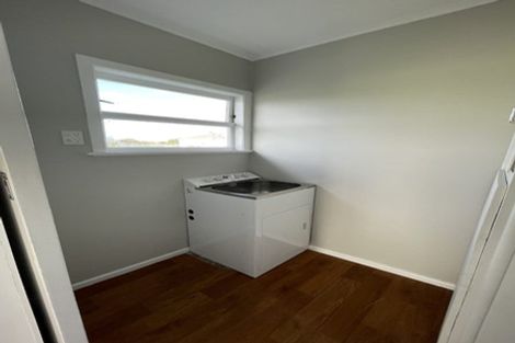 Photo of property in 32 Canal Road West, Waitakaruru, Ngatea, 3576