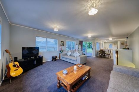 Photo of property in 4 Gala Place, Henderson, Auckland, 0612