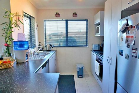 Photo of property in 45 Magic Way, Randwick Park, Auckland, 2105