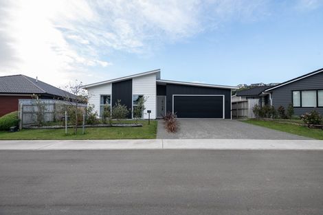 Photo of property in 19 Breakwater Way, Whitby, Porirua, 5024