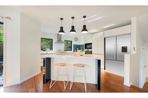 Photo of property in 17a Atkinson Road, Titirangi, Auckland, 0604