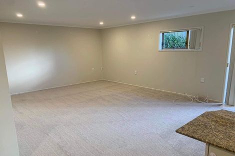 Photo of property in 33 Surf Road, Stanmore Bay, Whangaparaoa, 0932