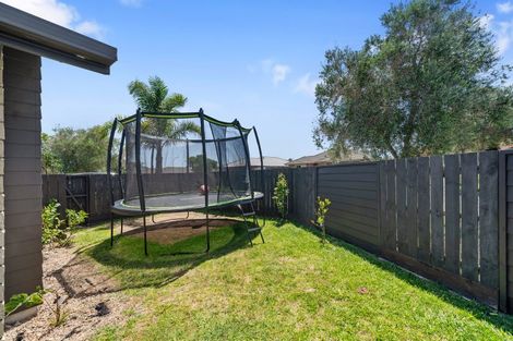 Photo of property in 2 Shaun Close, Papamoa Beach, Papamoa, 3118