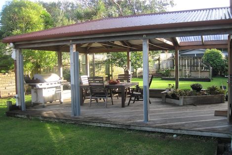 Photo of property in 5 Smith Street, Paekakariki, 5034