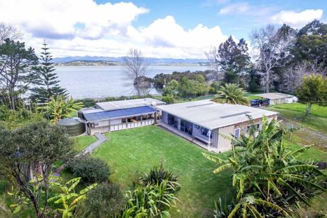 Photo of property in 100 Motukaraka Point Road, Kohukohu, 0491