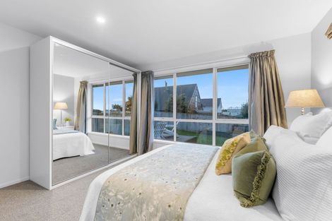 Photo of property in 5 Gilders Grove, Heathcote Valley, Christchurch, 8022