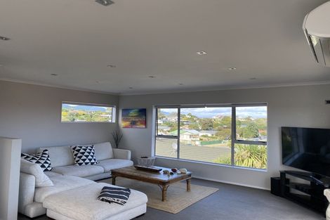 Photo of property in 69 Queens Road, Waikanae Beach, Waikanae, 5036