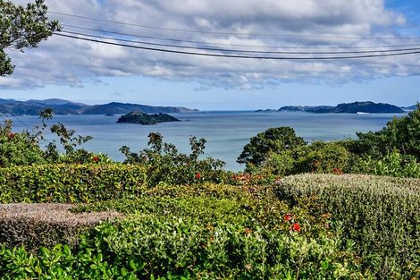 Photo of property in 1 Singers Road, Korokoro, Lower Hutt, 5012