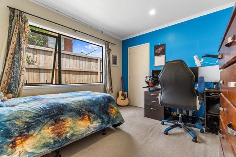 Photo of property in 32 Cranbrook Place, Rototuna North, Hamilton, 3210