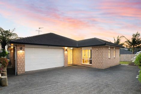 Photo of property in 6 Waynes Place, Pukekohe, 2120