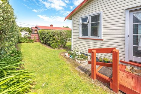 Photo of property in 31 Karaka Street, Castlecliff, Whanganui, 4501