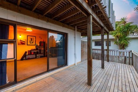 Photo of property in 212 Royal Road, Massey, Auckland, 0614