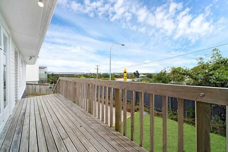 Photo of property in 53a Sylvan Crescent, Te Atatu South, Auckland, 0610