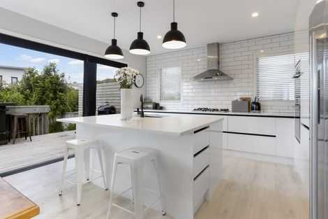 Photo of property in 7 Nerehana Place, Red Beach, 0932