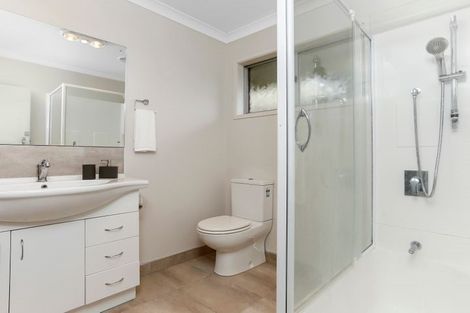 Photo of property in 1/27 Eastern Beach Road, Eastern Beach, Auckland, 2012