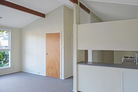 Photo of property in 32 Ngaio Road, Kelburn, Wellington, 6012