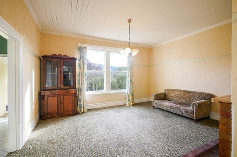 Photo of property in 33 Brownville Crescent, Maori Hill, Dunedin, 9010