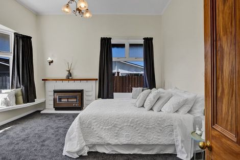 Photo of property in 25 Argyle Street, Hawera, 4610