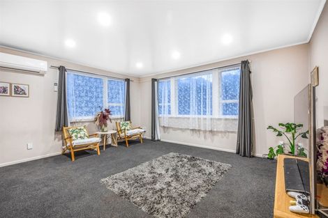 Photo of property in 8 Takapuwahia Drive, Takapuwahia, Porirua, 5022